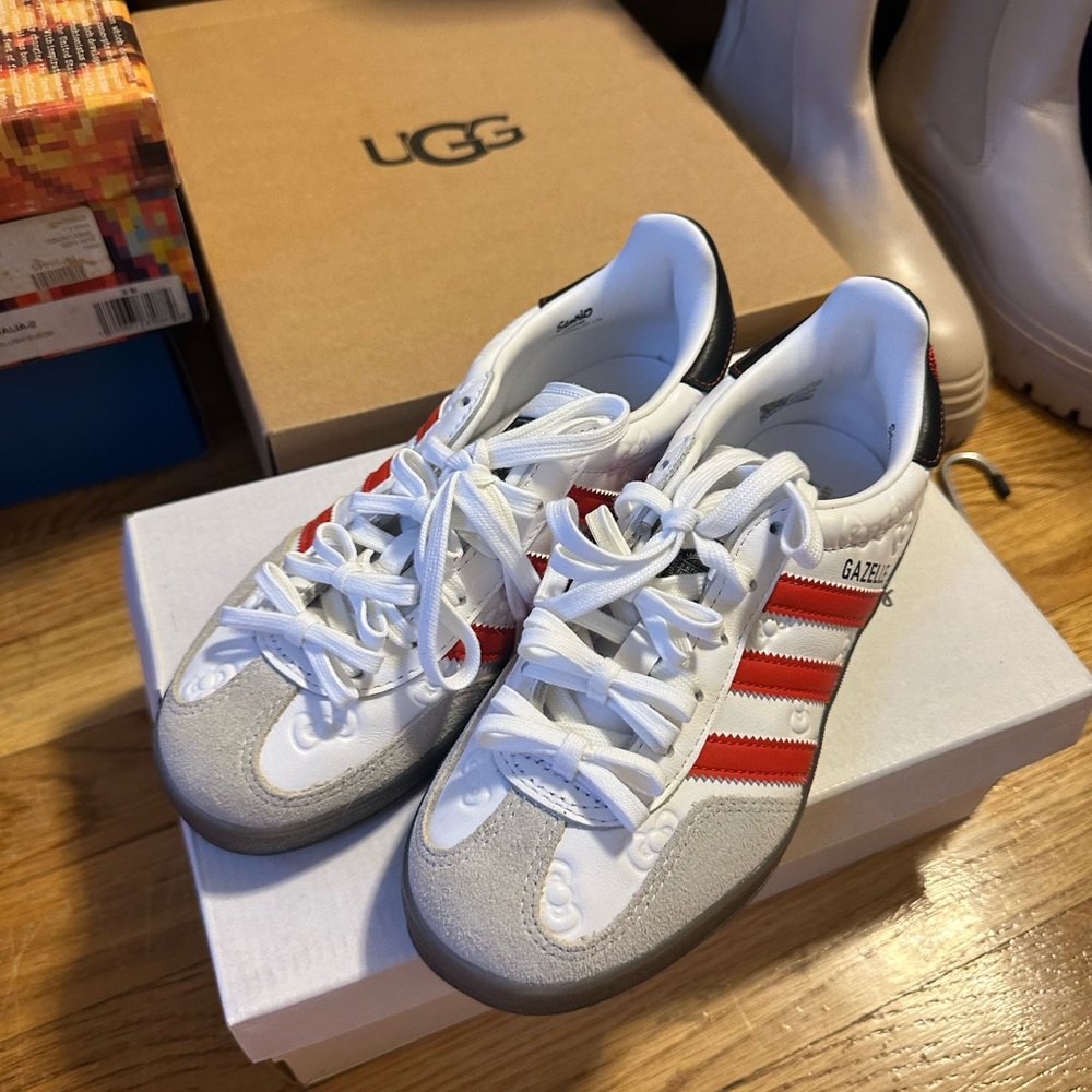 Hello kitty gazelle White and Red Kids Shoes